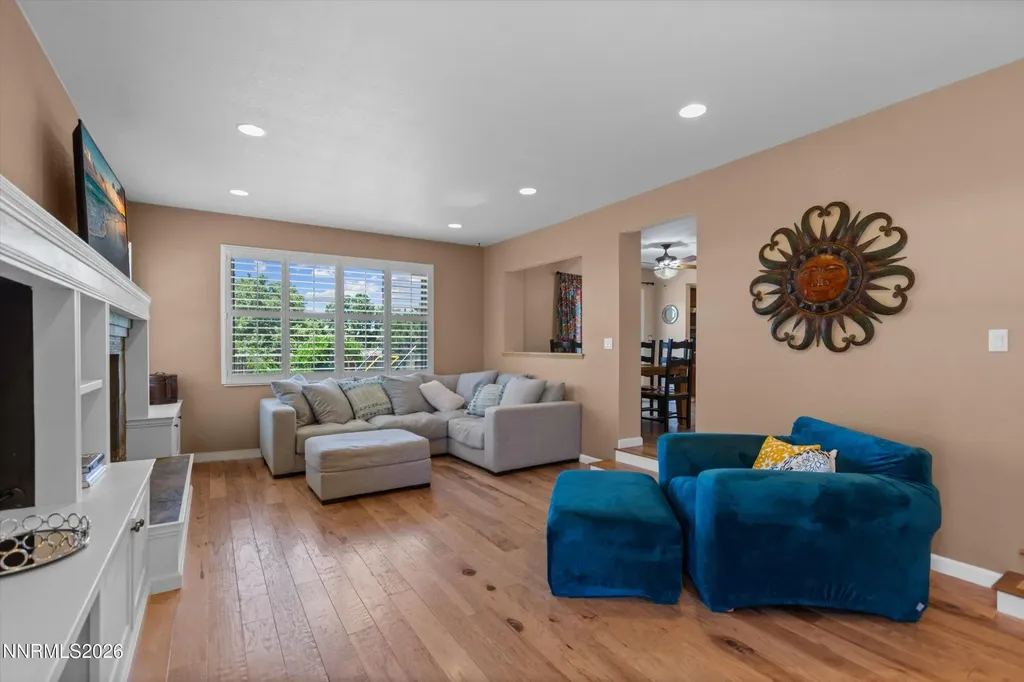 5225 Canyon Crest Sparks NV 89436