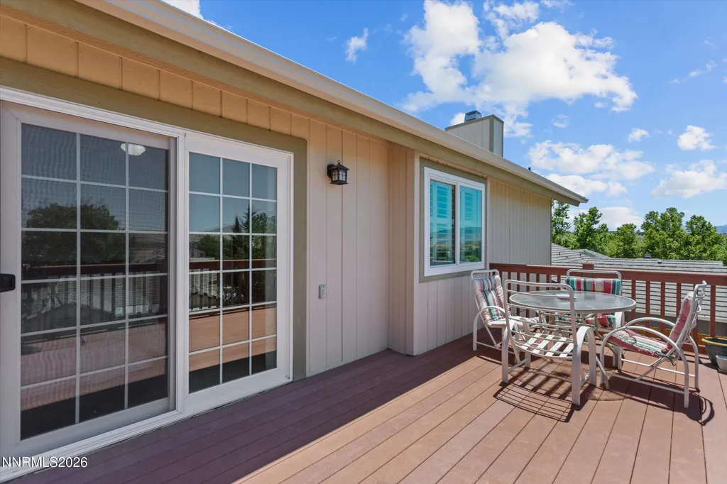 5225 Canyon Crest Sparks NV 89436