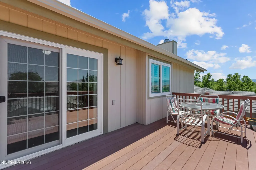 5225 Canyon Crest Sparks NV 89436