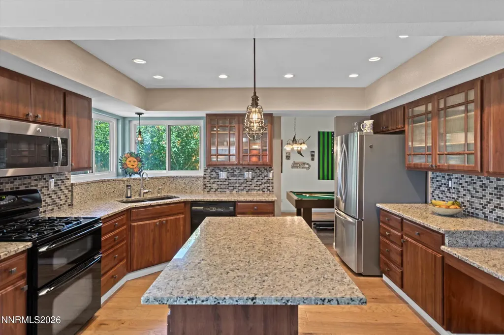 5225 Canyon Crest Sparks NV 89436