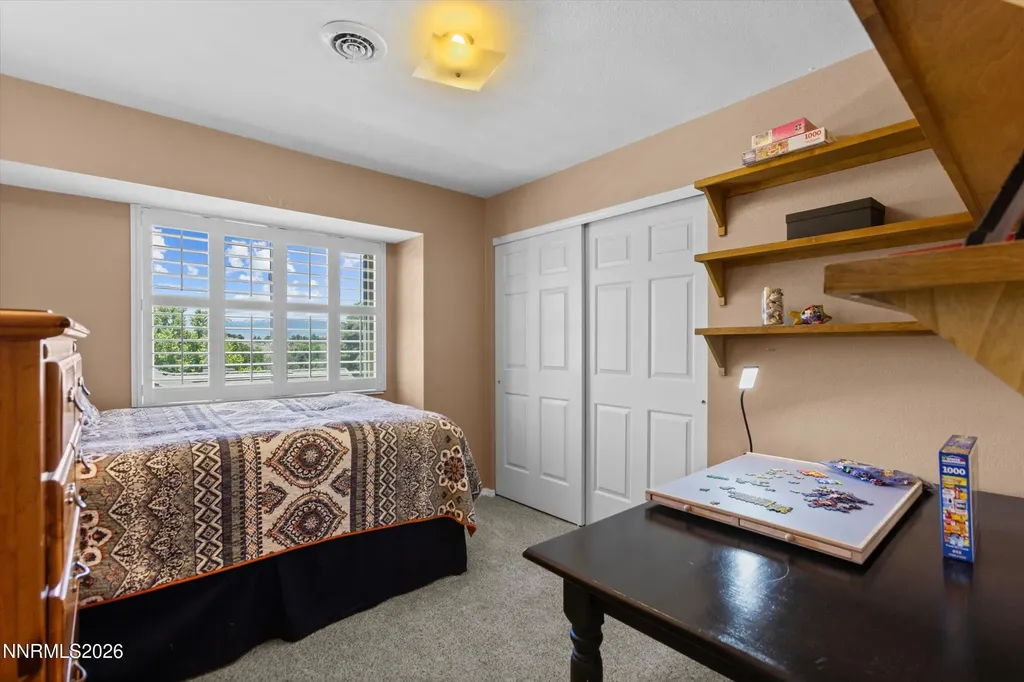 5225 Canyon Crest Sparks NV 89436