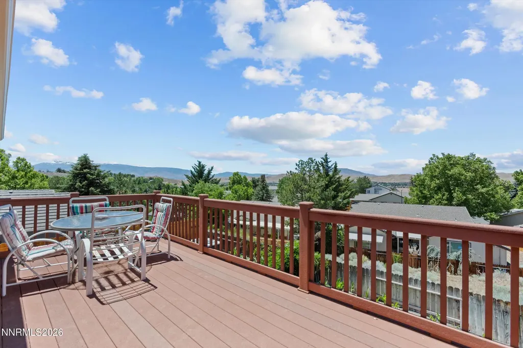 5225 Canyon Crest Sparks NV 89436