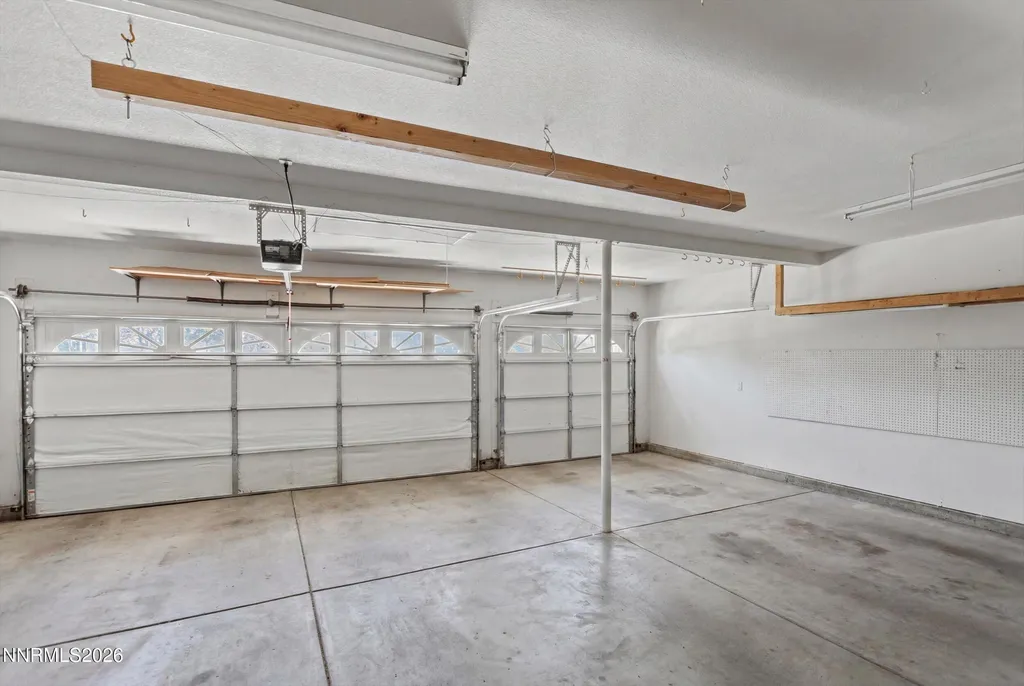 5225 Canyon Crest Sparks NV 89436