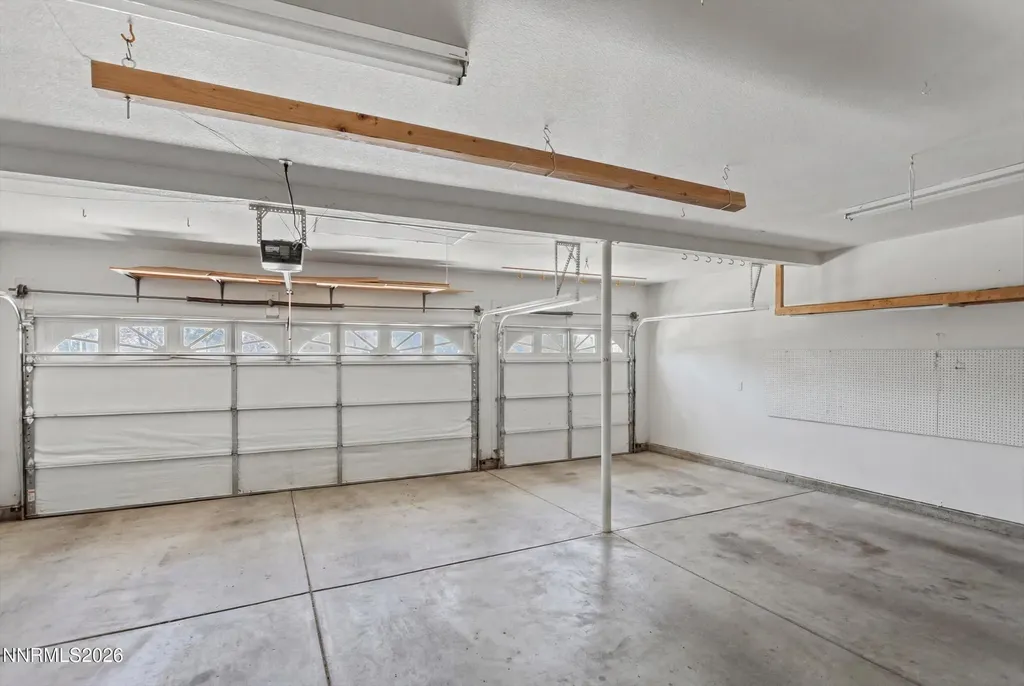 5225 Canyon Crest Sparks NV 89436