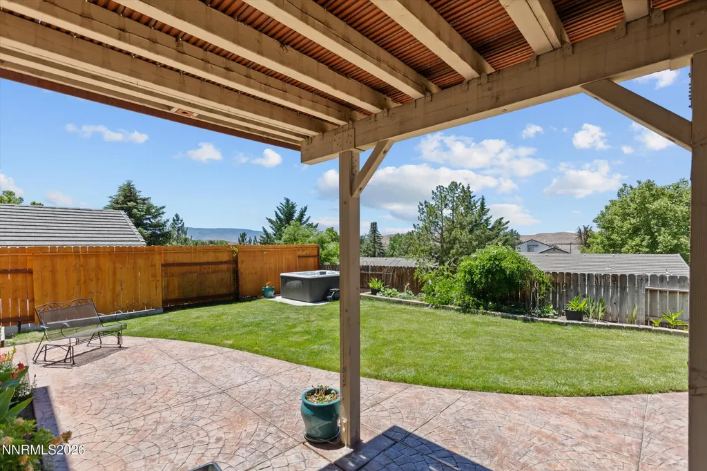 5225 Canyon Crest Sparks NV 89436