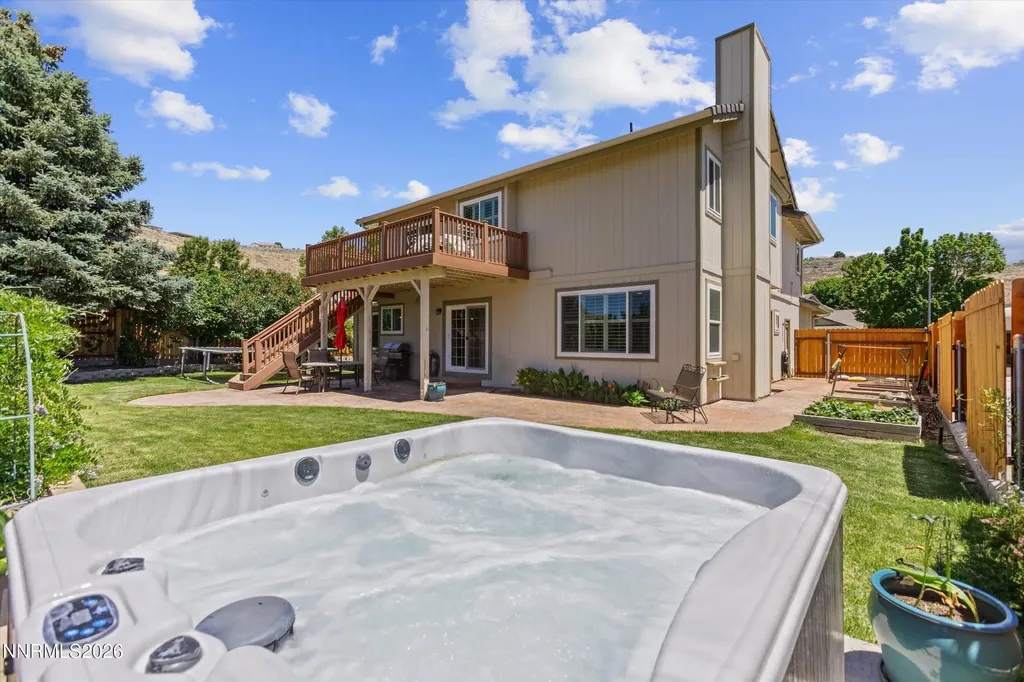 5225 Canyon Crest Sparks NV 89436
