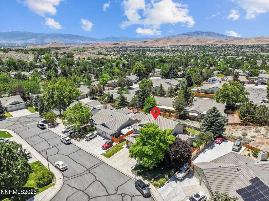 5225 Canyon Crest Sparks NV 89436