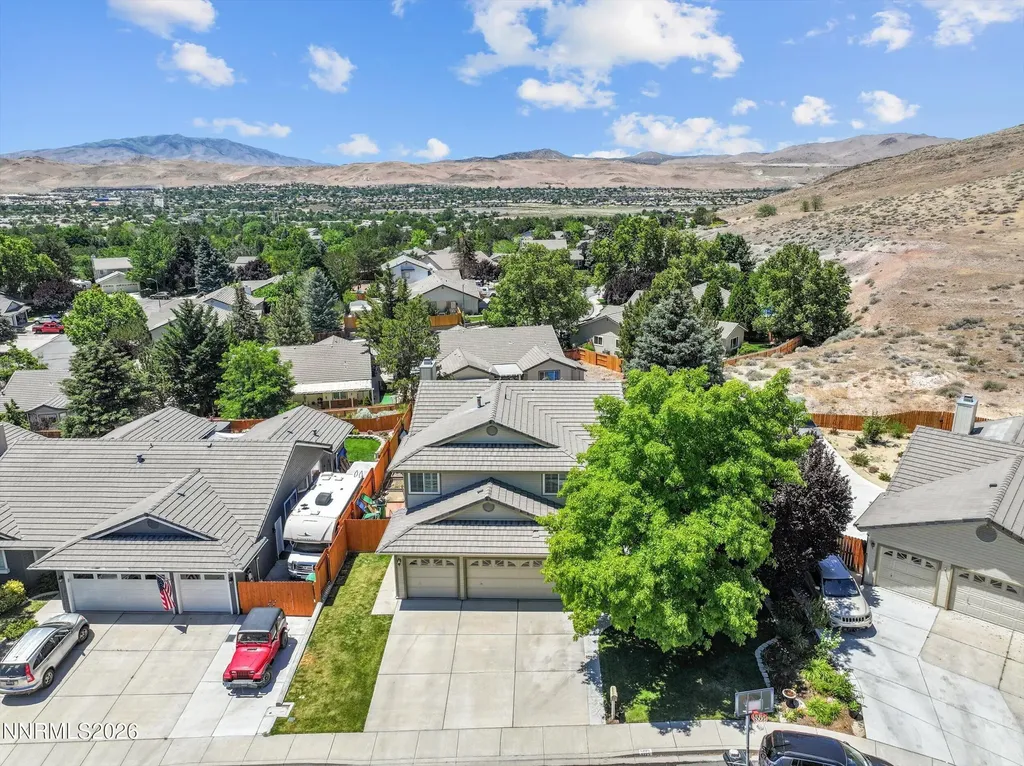 5225 Canyon Crest Sparks NV 89436