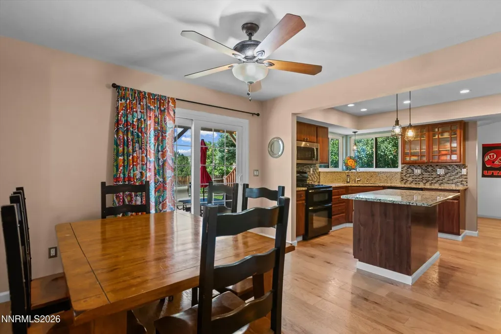 5225 Canyon Crest Sparks NV 89436
