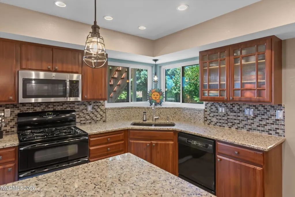 5225 Canyon Crest Sparks NV 89436