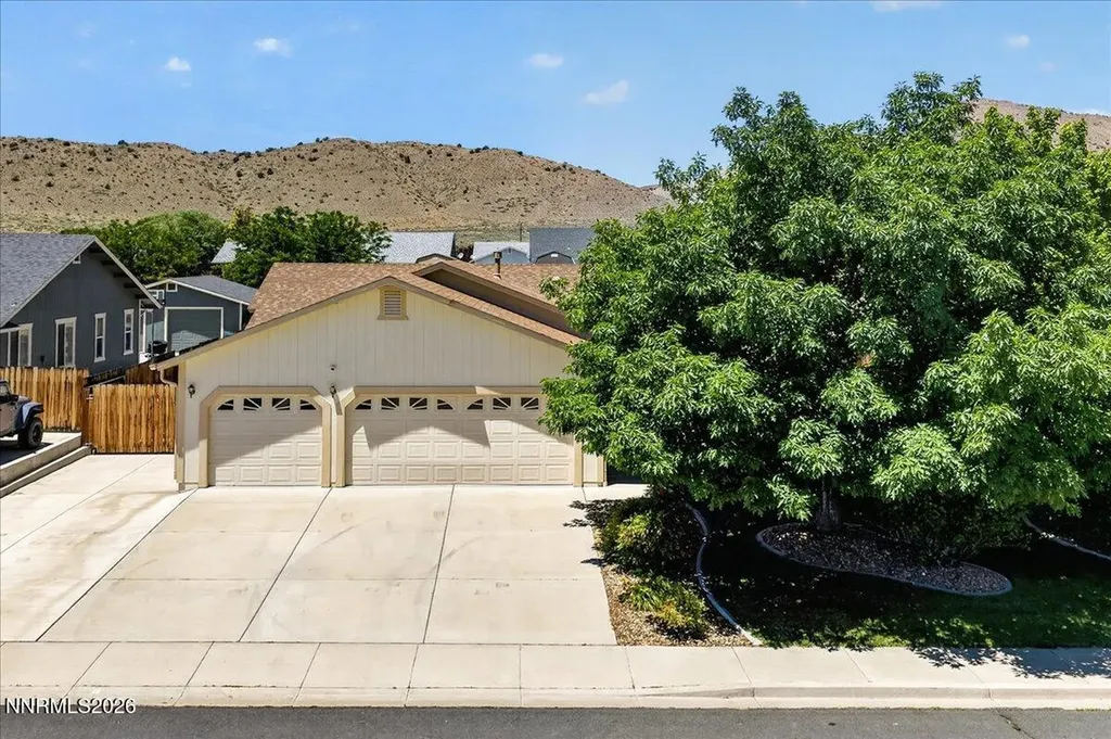 2385 Lenticular Spanish Springs NV 89441