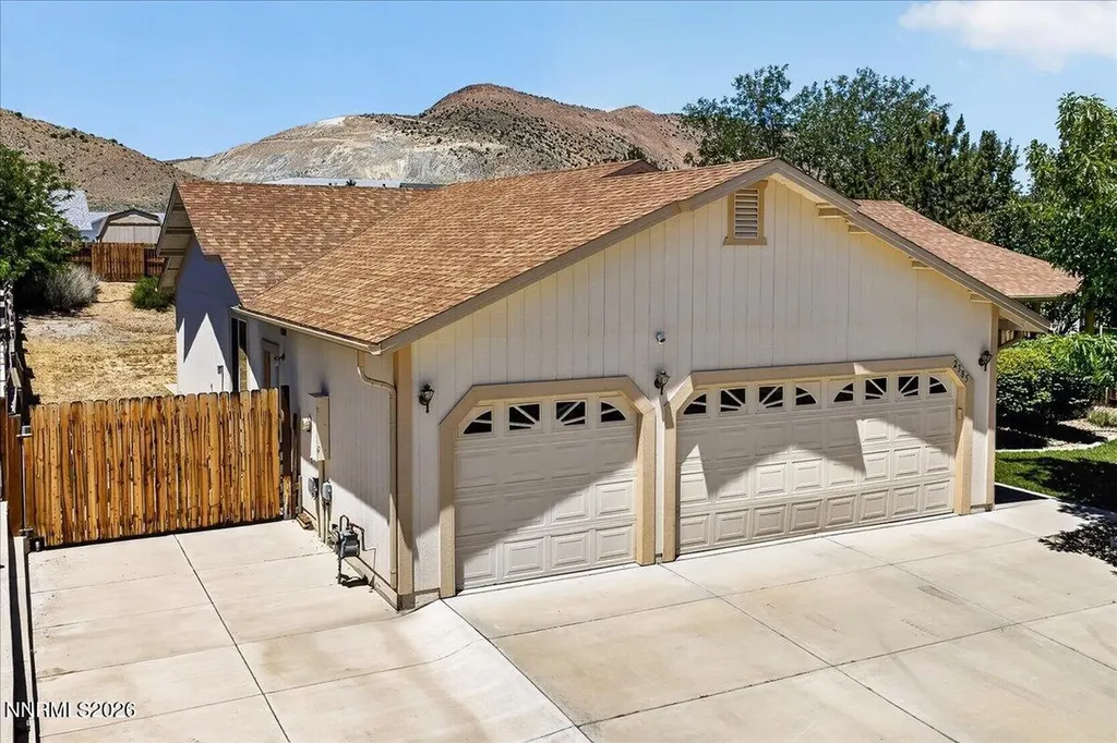 2385 Lenticular Spanish Springs NV 89441