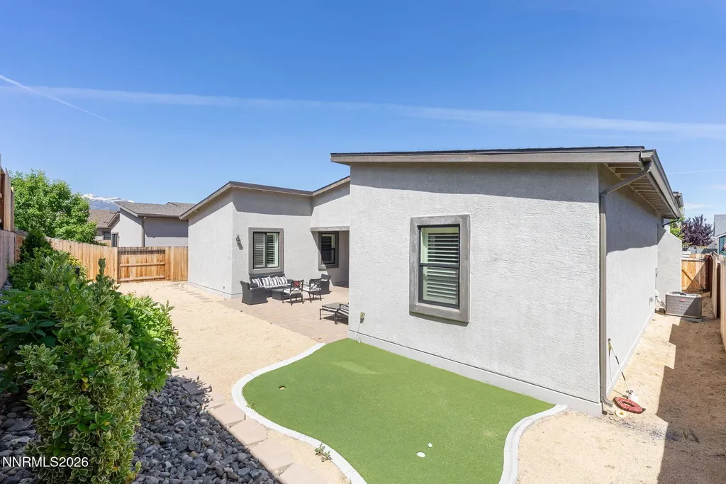 2268 Paint Horse Reno NV 89521