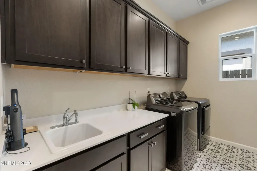 2268 Paint Horse Reno NV 89521