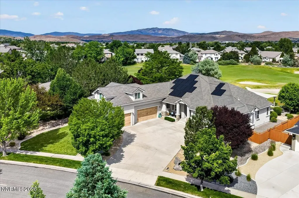 6527 Rey Del Sierra Sparks NV 89436