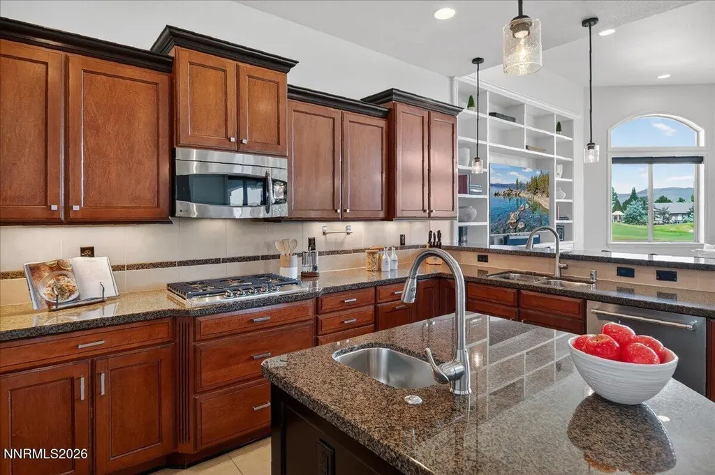 6527 Rey Del Sierra Sparks NV 89436