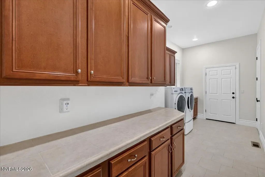 6527 Rey Del Sierra Sparks NV 89436