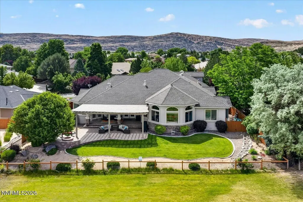 6527 Rey Del Sierra Sparks NV 89436
