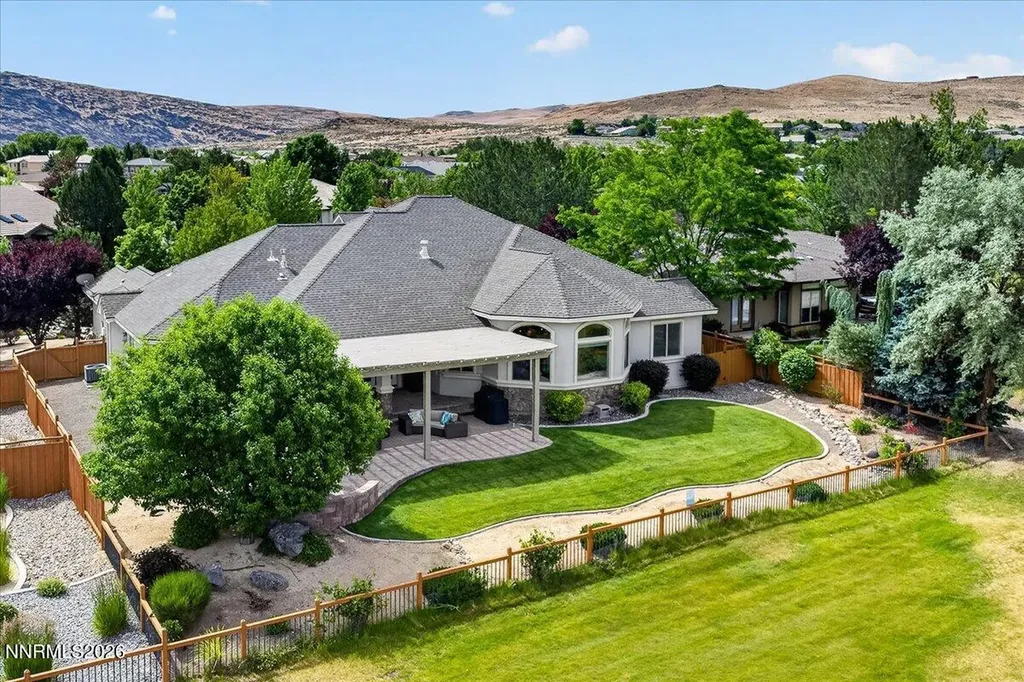 6527 Rey Del Sierra Sparks NV 89436