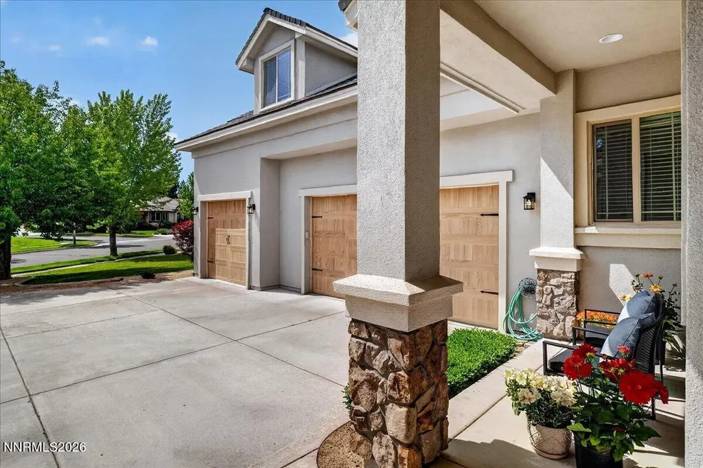6527 Rey Del Sierra Sparks NV 89436
