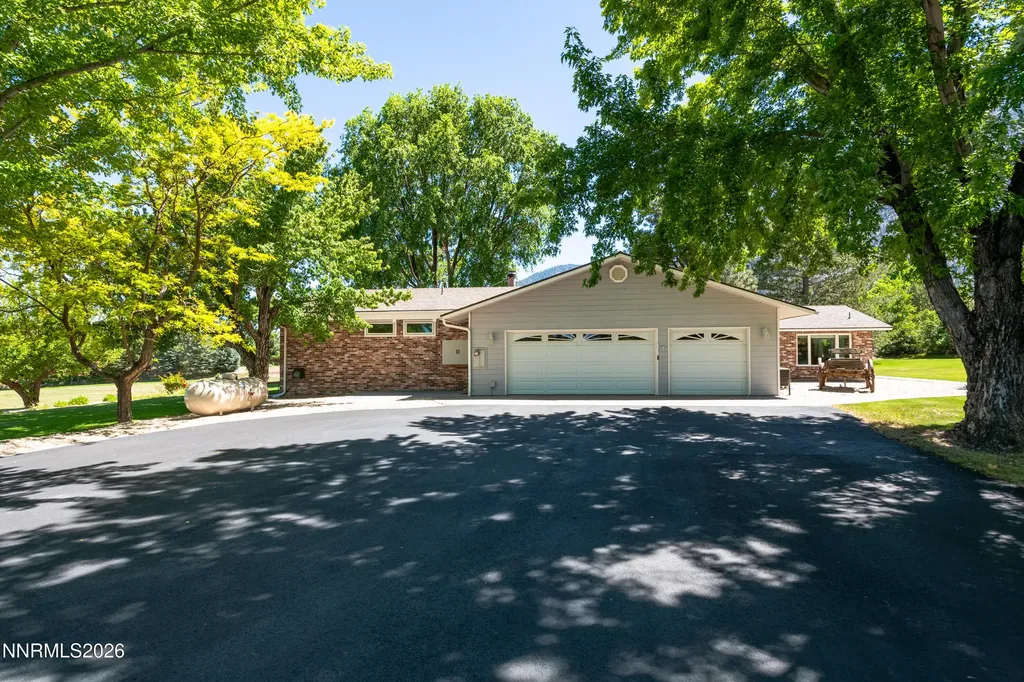 697 Indian Trail Gardnerville NV 89460