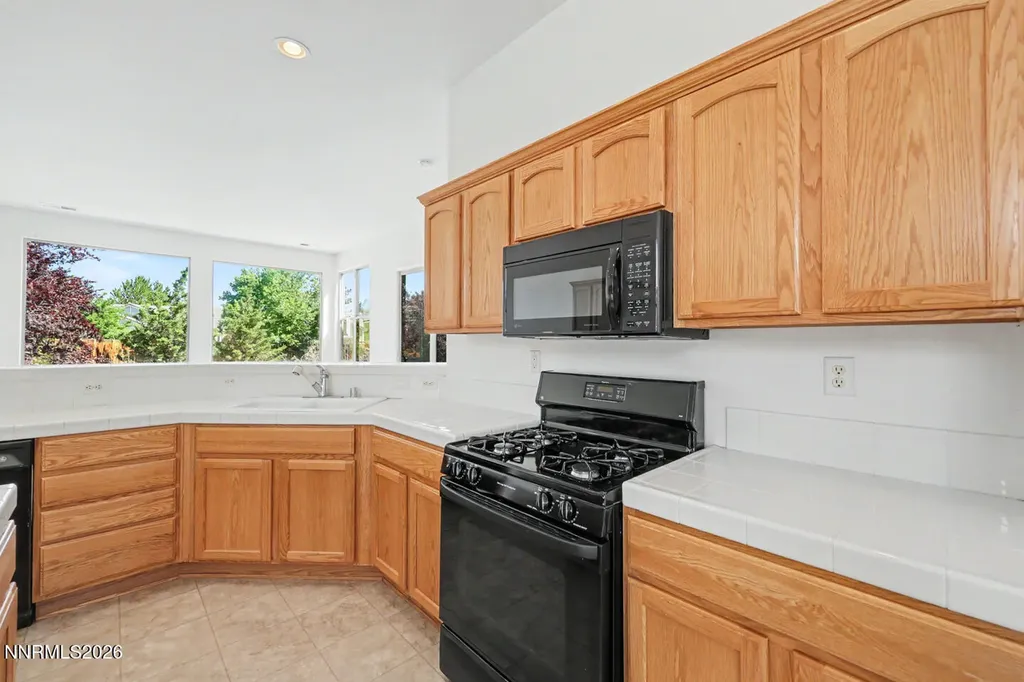 208 La Costa Dayton NV 89403