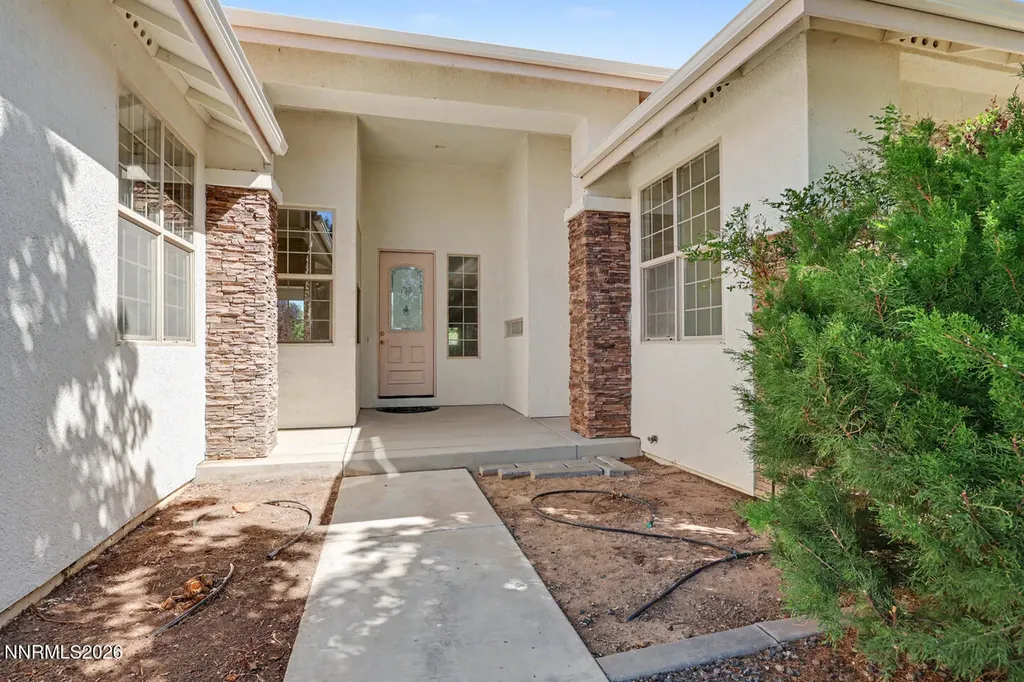 208 La Costa Dayton NV 89403
