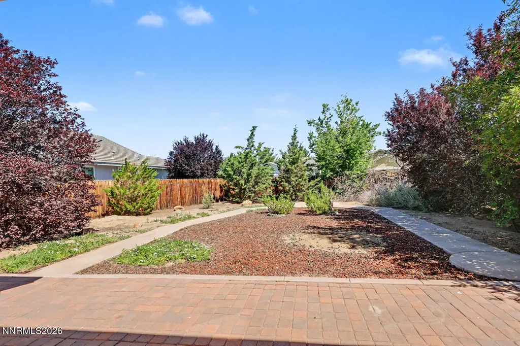 208 La Costa Dayton NV 89403