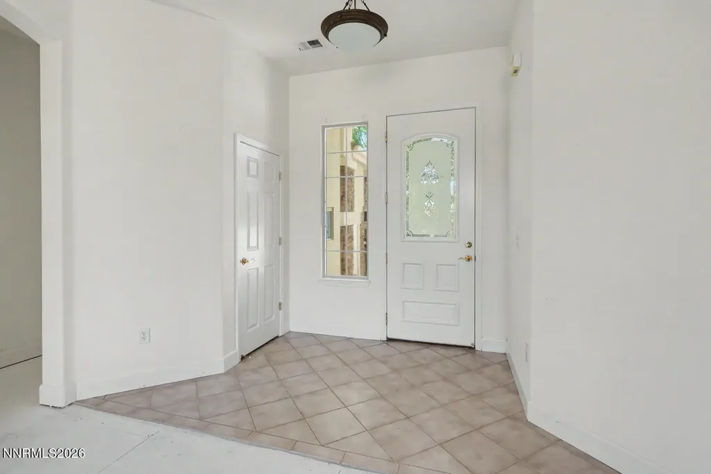 208 La Costa Dayton NV 89403