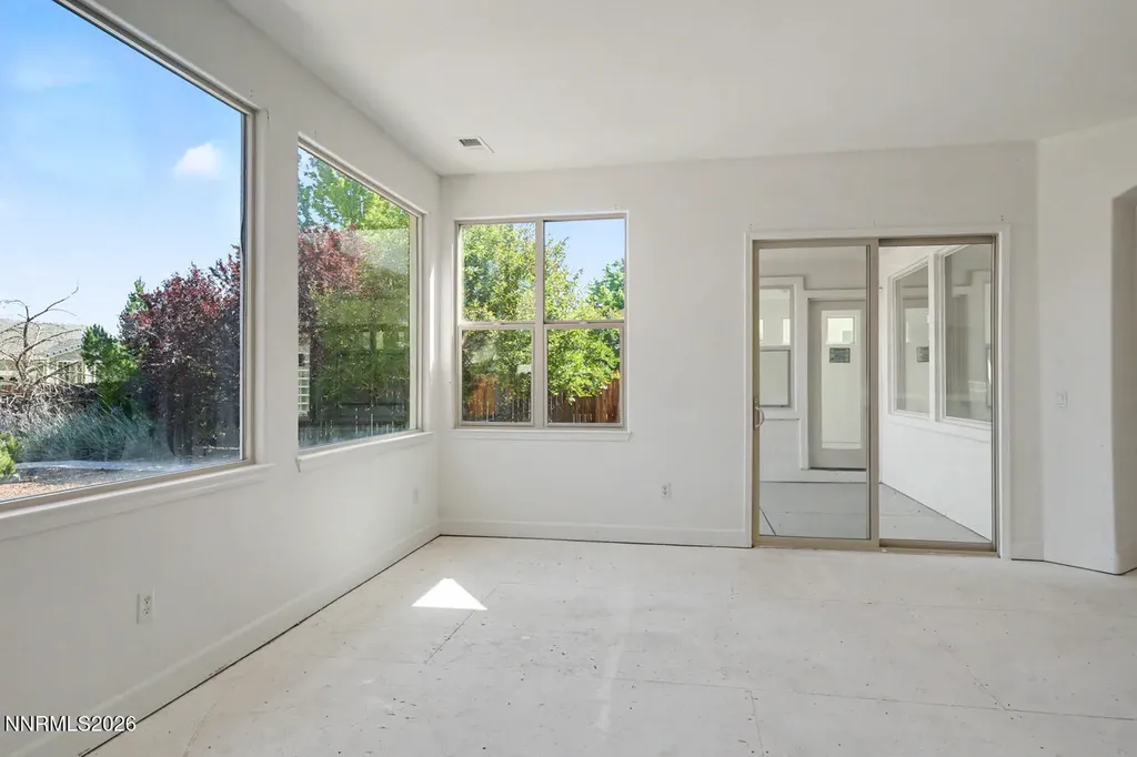 208 La Costa Dayton NV 89403