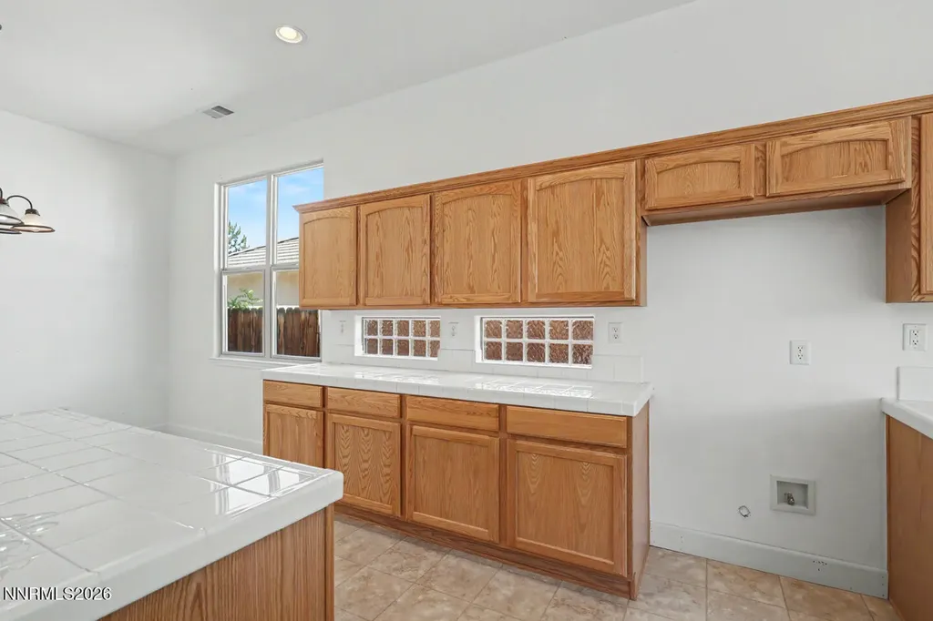208 La Costa Dayton NV 89403