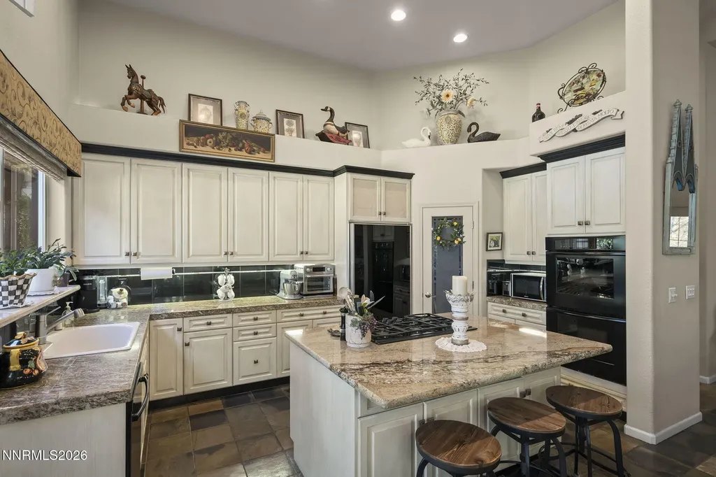 2736 Silverton Sparks NV 89436
