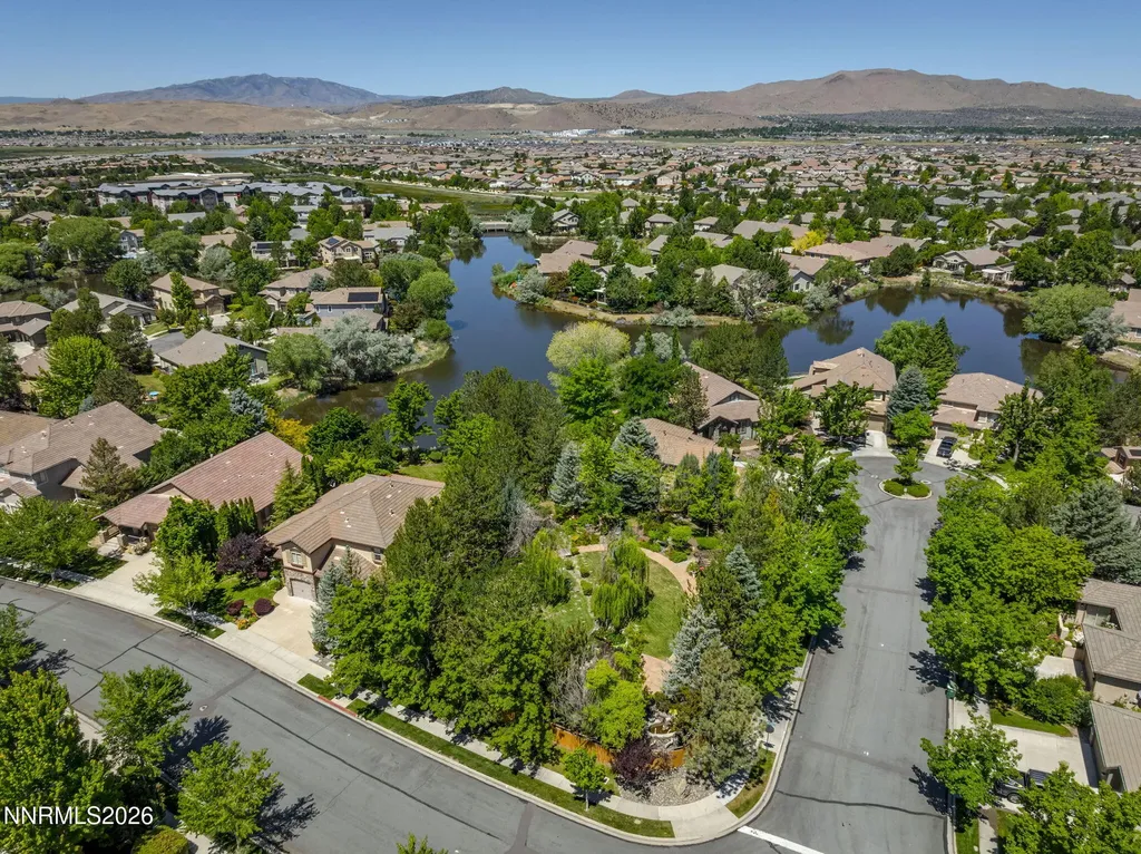 2736 Silverton Sparks NV 89436