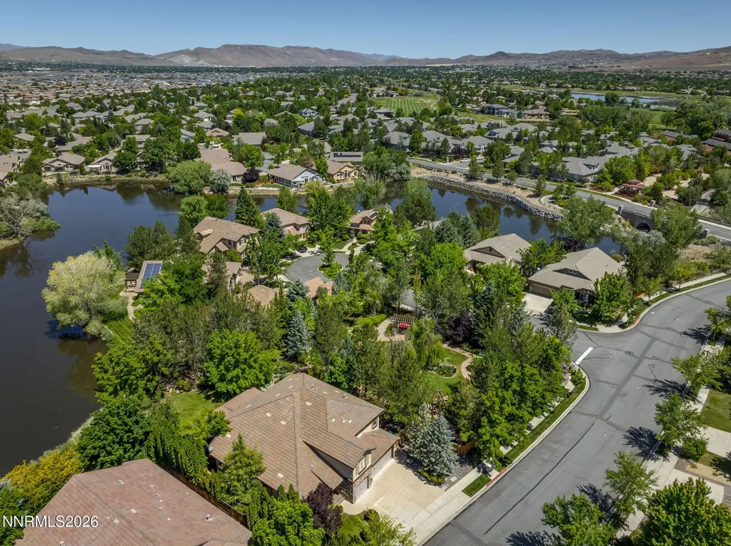 2736 Silverton Sparks NV 89436
