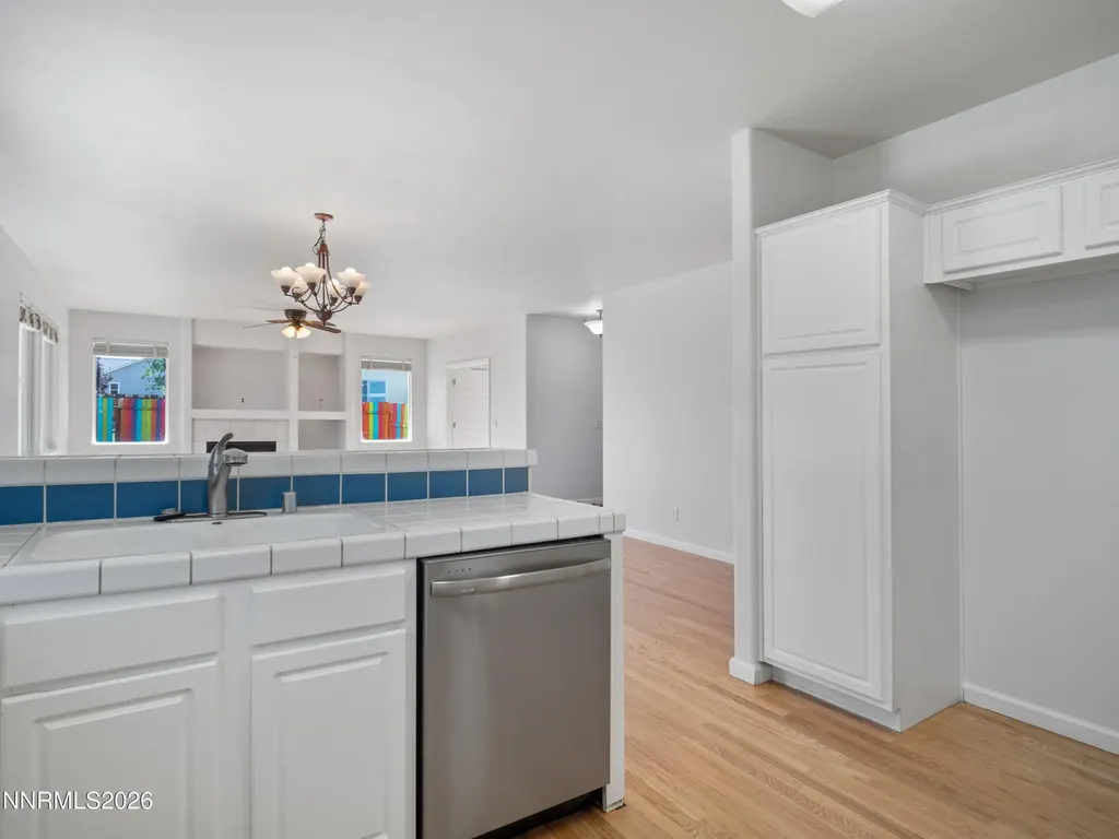 1372 Petar Gardnerville NV 89410