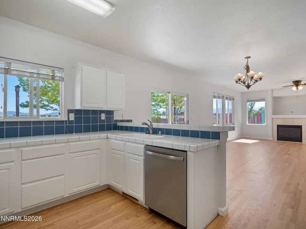 1372 Petar Gardnerville NV 89410