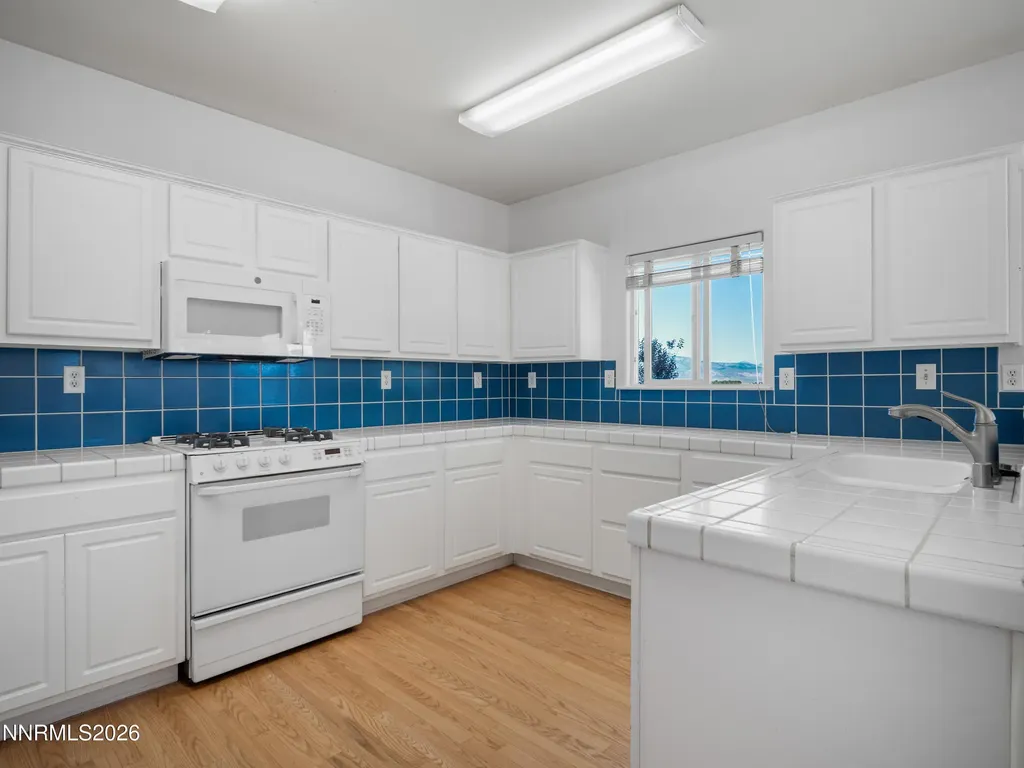 1372 Petar Gardnerville NV 89410