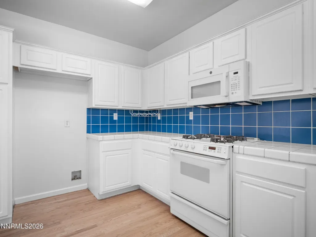 1372 Petar Gardnerville NV 89410