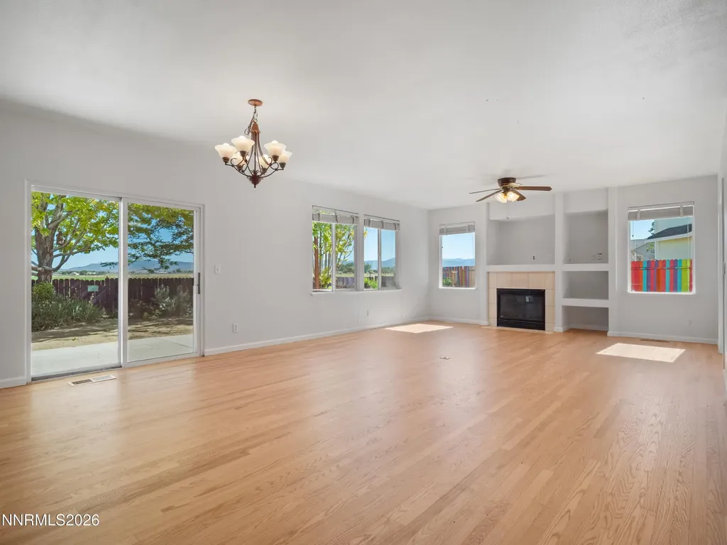 1372 Petar Gardnerville NV 89410