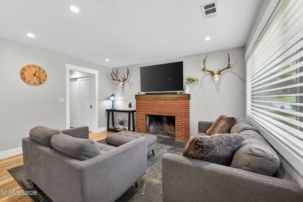 1440 Mark Twain Reno NV 89509