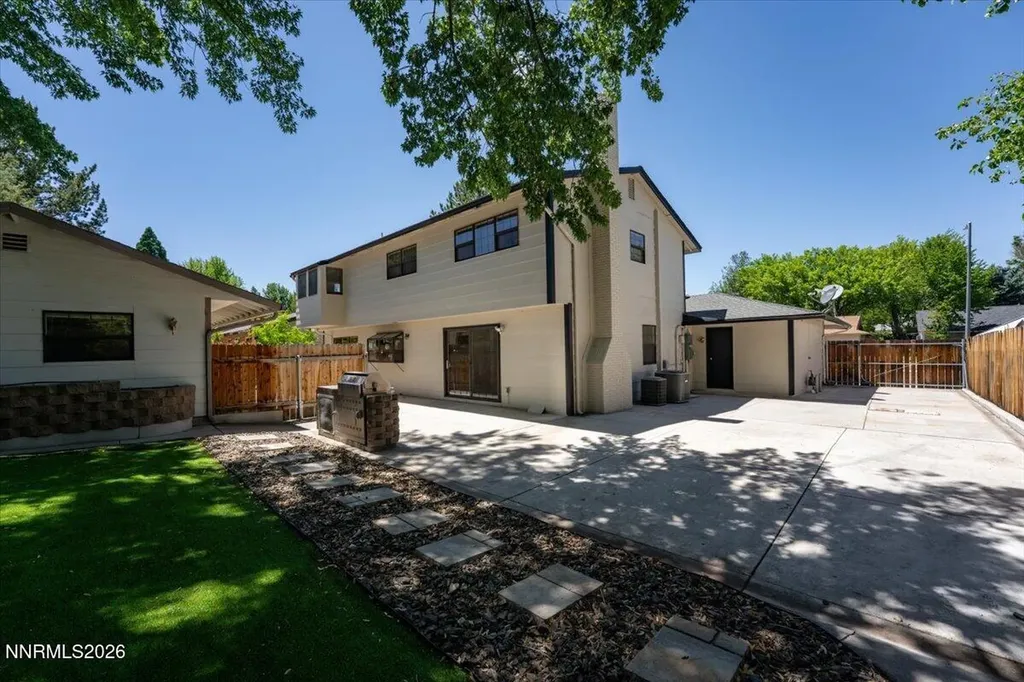 840 Singingwood Reno NV 89509