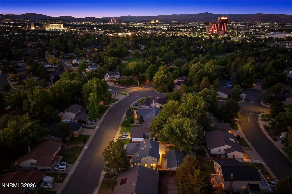 840 Singingwood Reno NV 89509