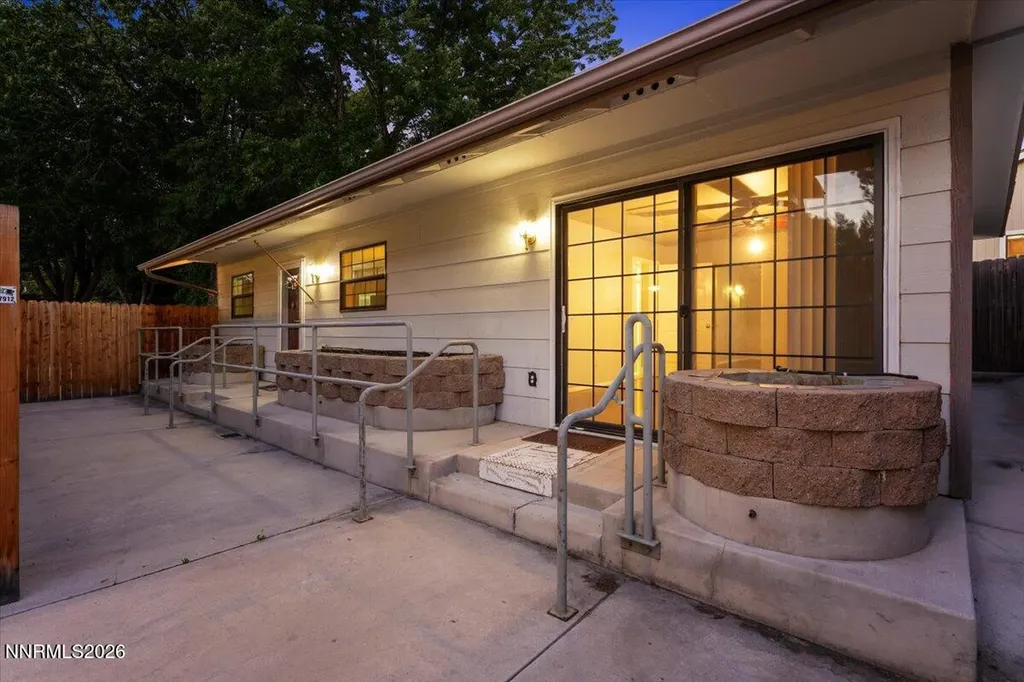 840 Singingwood Reno NV 89509