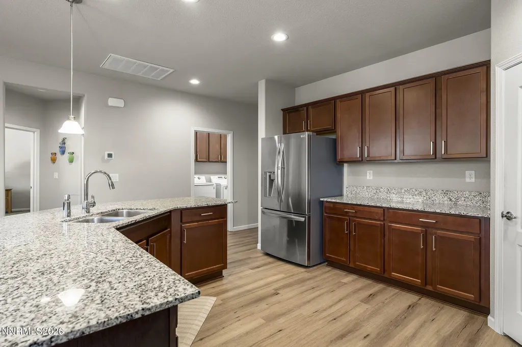 332 Granite Dayton NV 89403