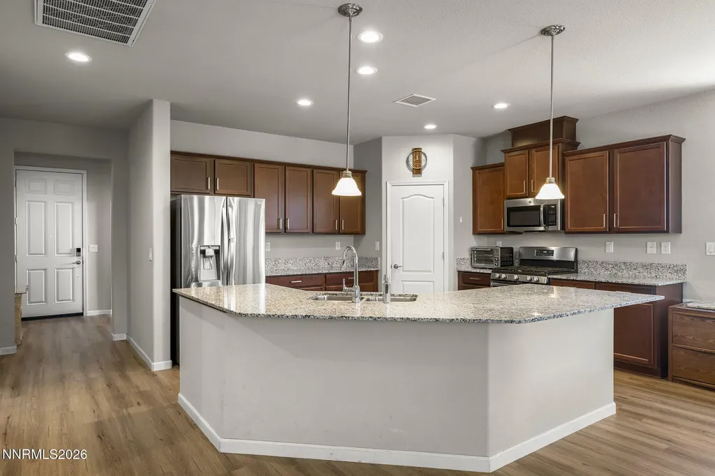 332 Granite Dayton NV 89403