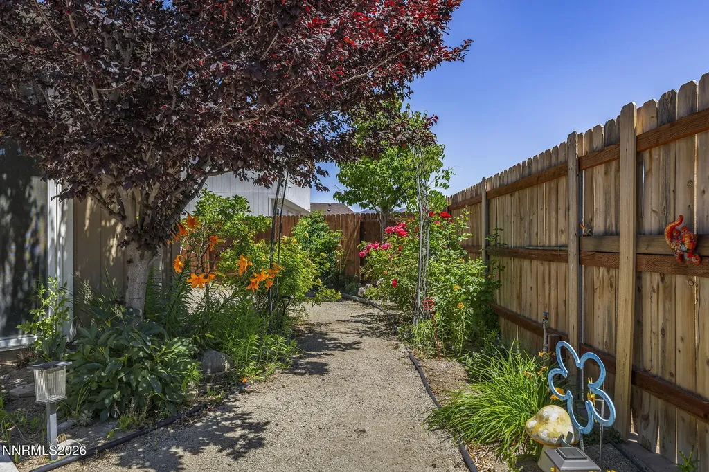 332 Granite Dayton NV 89403