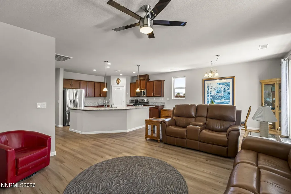332 Granite Dayton NV 89403