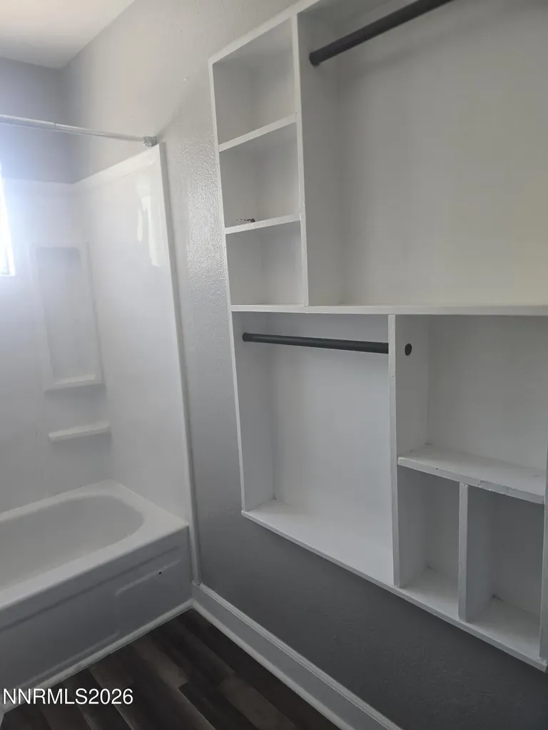 1060 Lee Fallon NV 89406
