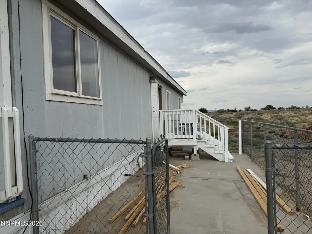 2100 Badger Silver Springs NV 89429