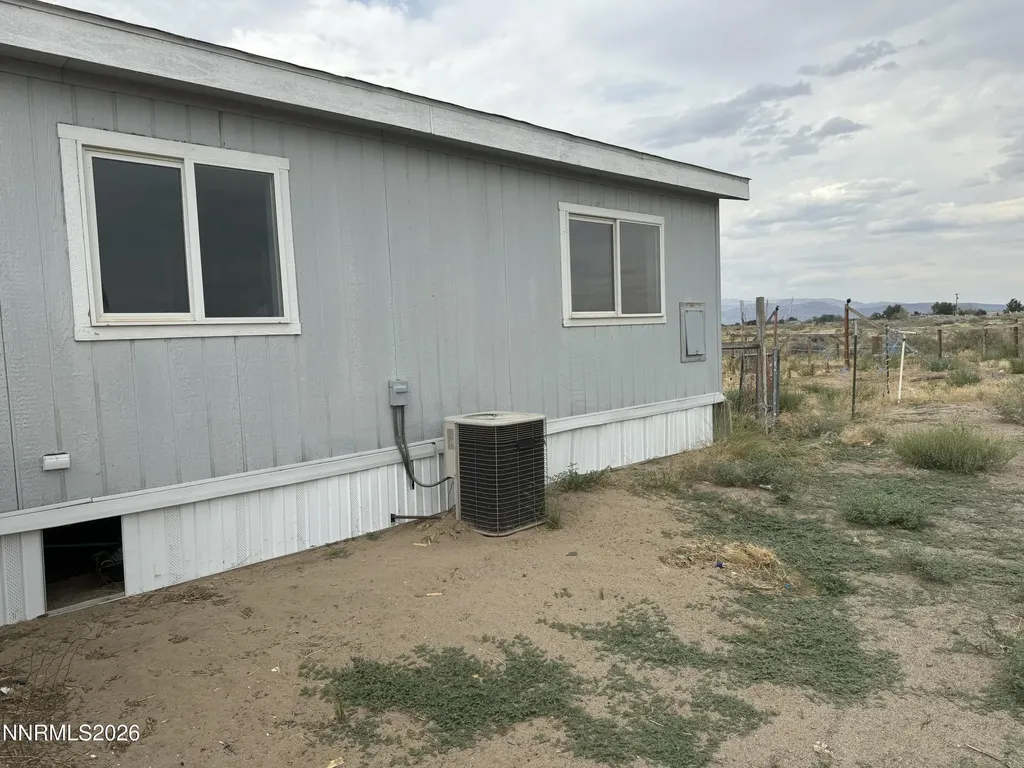 2100 Badger Silver Springs NV 89429